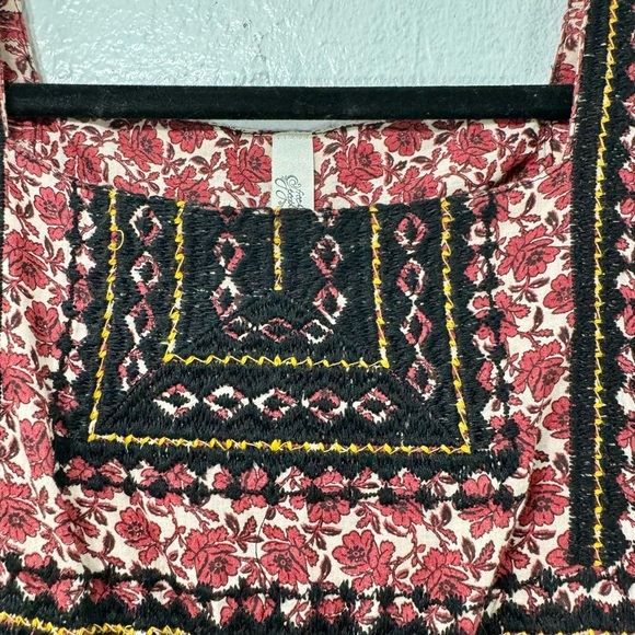 Free People-embroidered tunic dress with crocheted details.Size XS - Picture 3 of 11